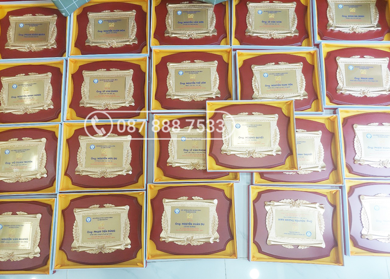 Bảng vinh danh tri ân