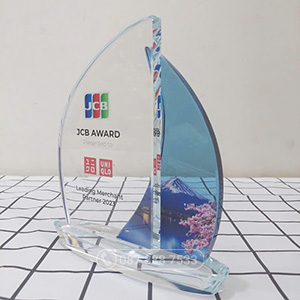 Kỷ niệm chương pha lê thuyền buồm - KNC-114 